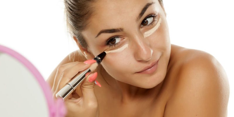 Make Up Gegen Augenringe Tipps Tricks Fur Einen Wachen Blick Bbvb