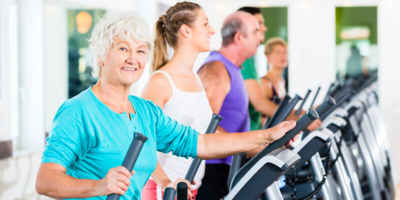 Crosstrainer Gruppe trainiert