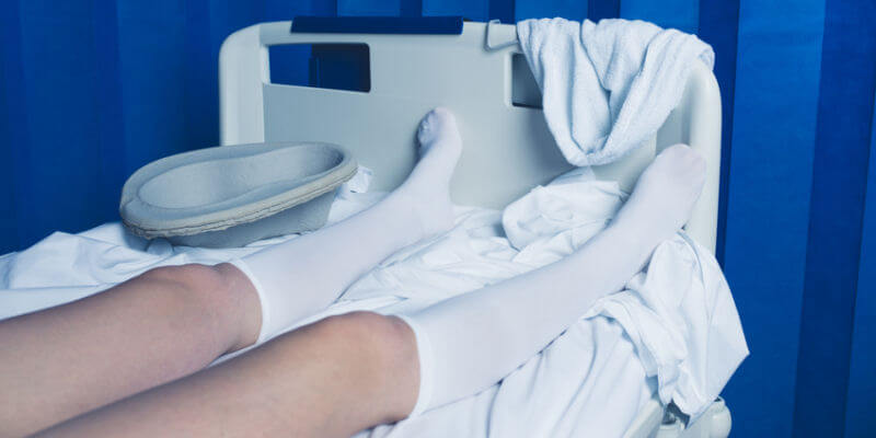 Anwendung von Kompressionsstruempfen