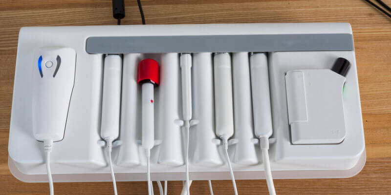 Verschiedene Aufsaetze fuer die Kosmetologie und Mikrodermabrasion